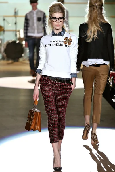 Look 15